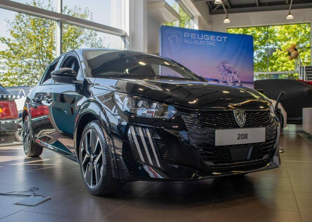 Peugeot 208 Hatchback Black
