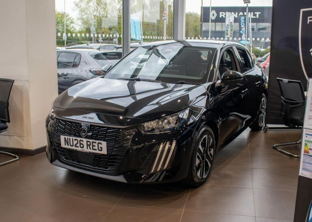 Peugeot 208 Hatchback Black #6