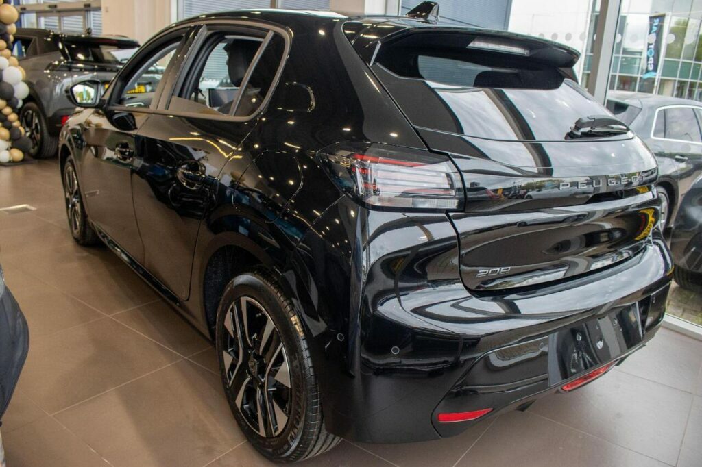 Peugeot 208 Hatchback Black #4