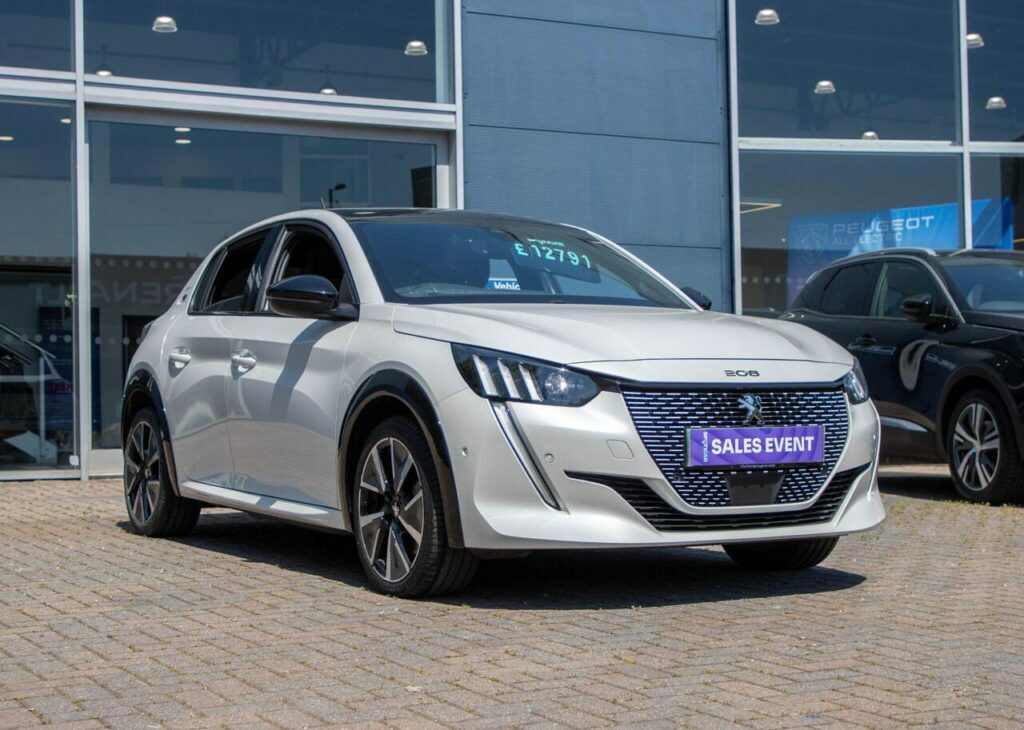 Peugeot e-208 50Kwh Gt Premium White