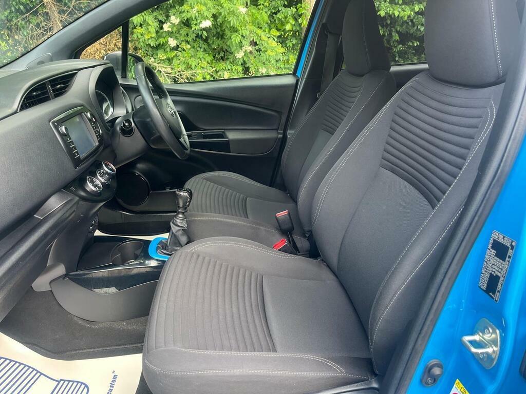 Toyota Yaris 1.5 Vvt-i Grey Bi-tone Euro 6 MM18FTA Blue #3