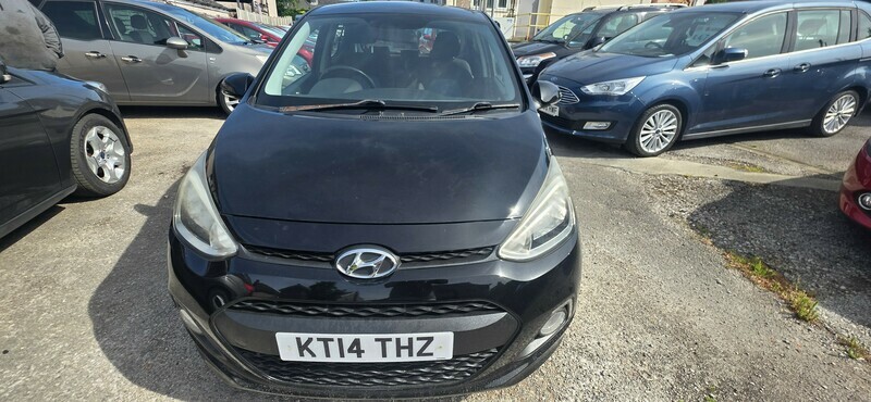 Hyundai I10 Premium 35 A Year KT14THZ Black #2