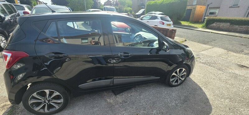 Hyundai I10 Premium 35 A Year KT14THZ Black #4
