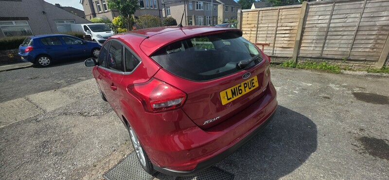 Ford Focus Titanium 20 A Year LM16PUE Red #6