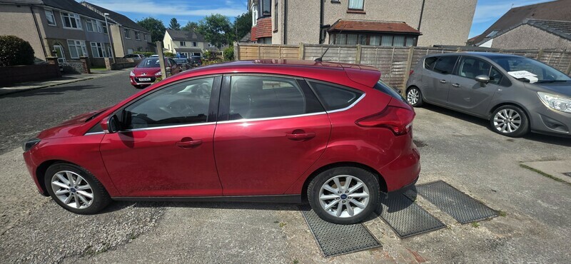 Ford Focus Titanium 20 A Year LM16PUE Red #4