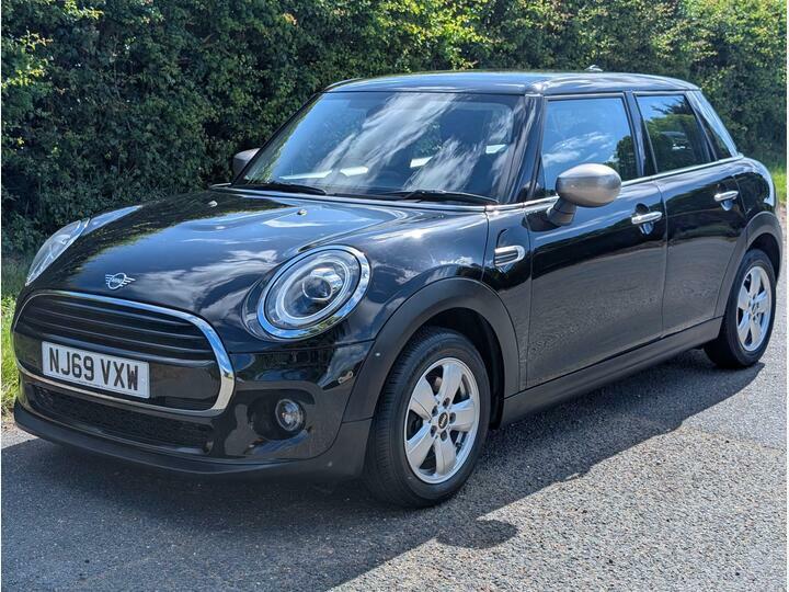 Mini Hatch 1.5 Cooper Classic Euro 6 Ss NJ69VXW Black #2