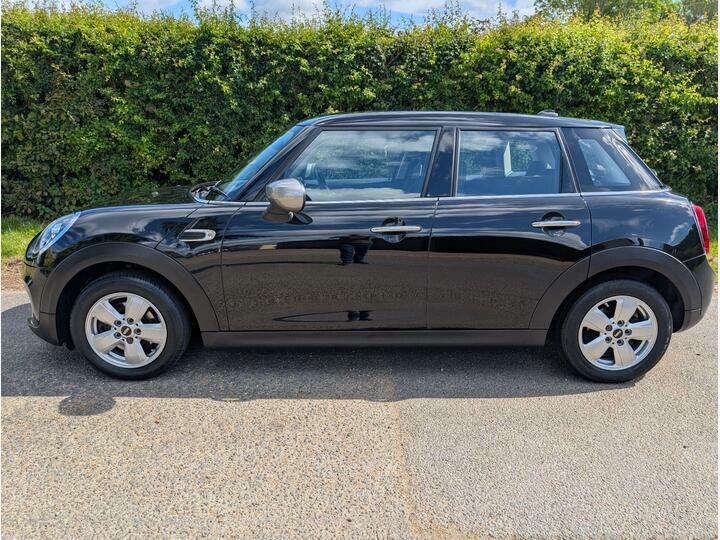 Mini Hatch 1.5 Cooper Classic Euro 6 Ss NJ69VXW Black #5