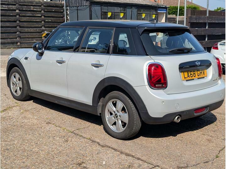 Mini Hatch 1.5 Cooper Classic Euro 6 Ss LA68GHV Silver #3