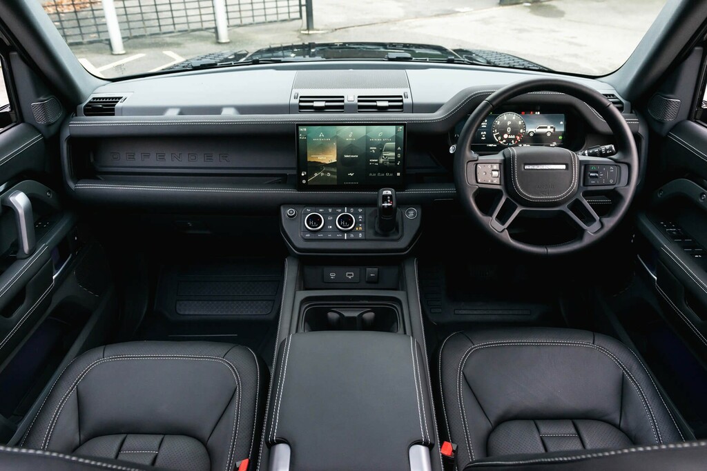 Land Rover Defender 110 2.0 P300 X-dynamic Hse Suv 4Wd Eur Black #6