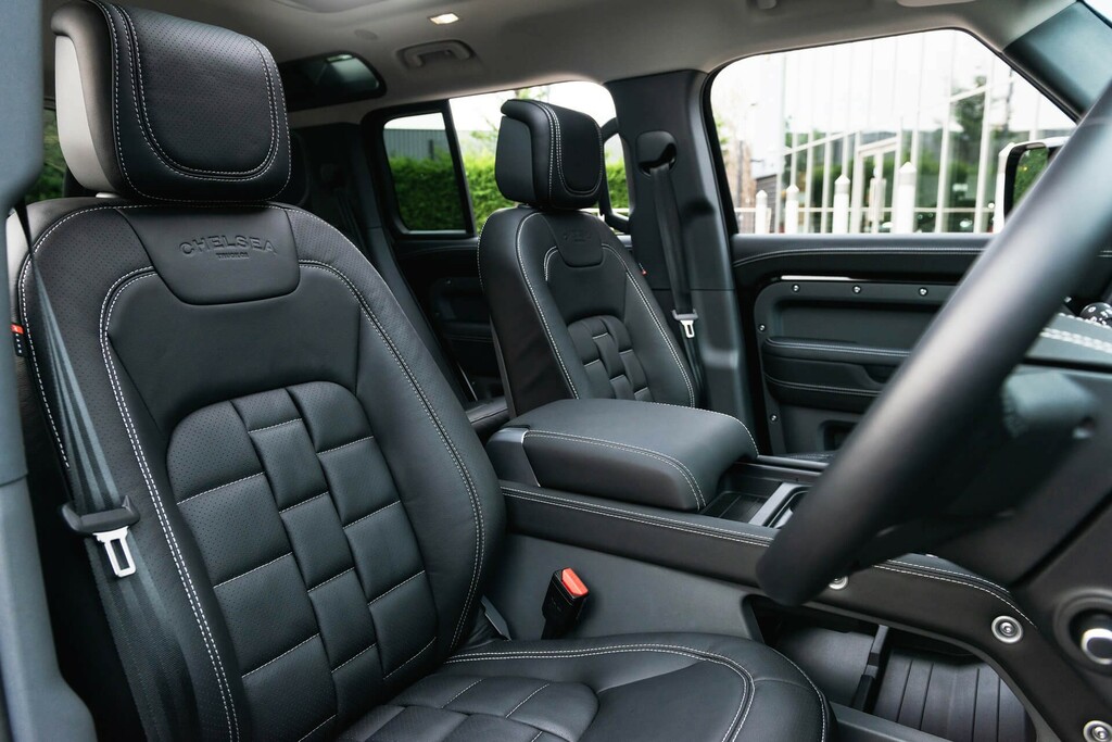 Land Rover Defender 110 2.0 P300 X-dynamic Hse Suv 4Wd Eur Black #2