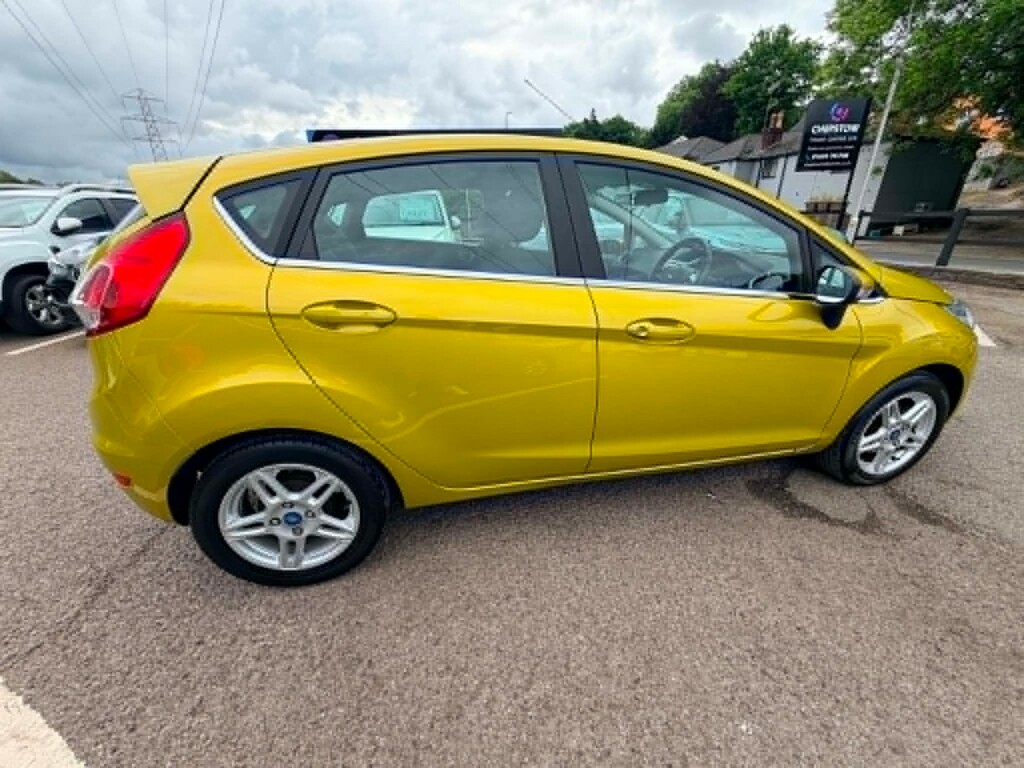 Ford Fiesta 1.5 Tdci Zetec Hatchback Euro 5  #2