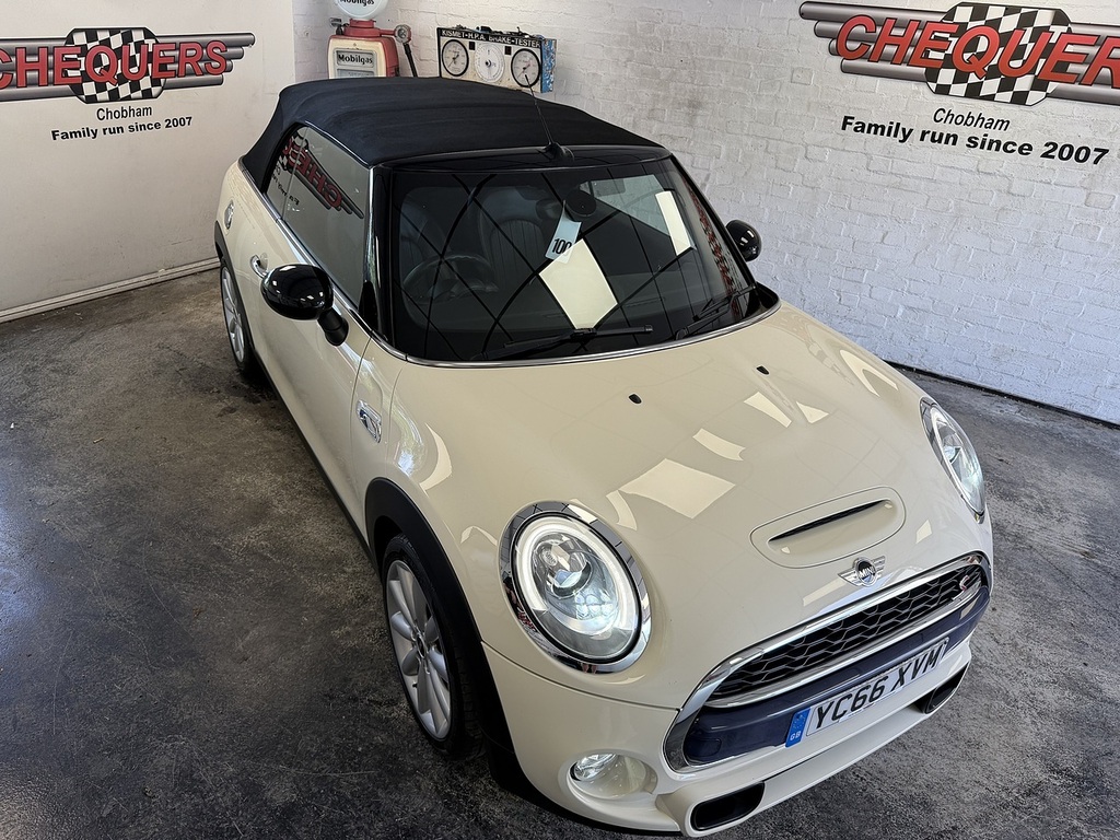 Mini Convertible Cooper S White #4