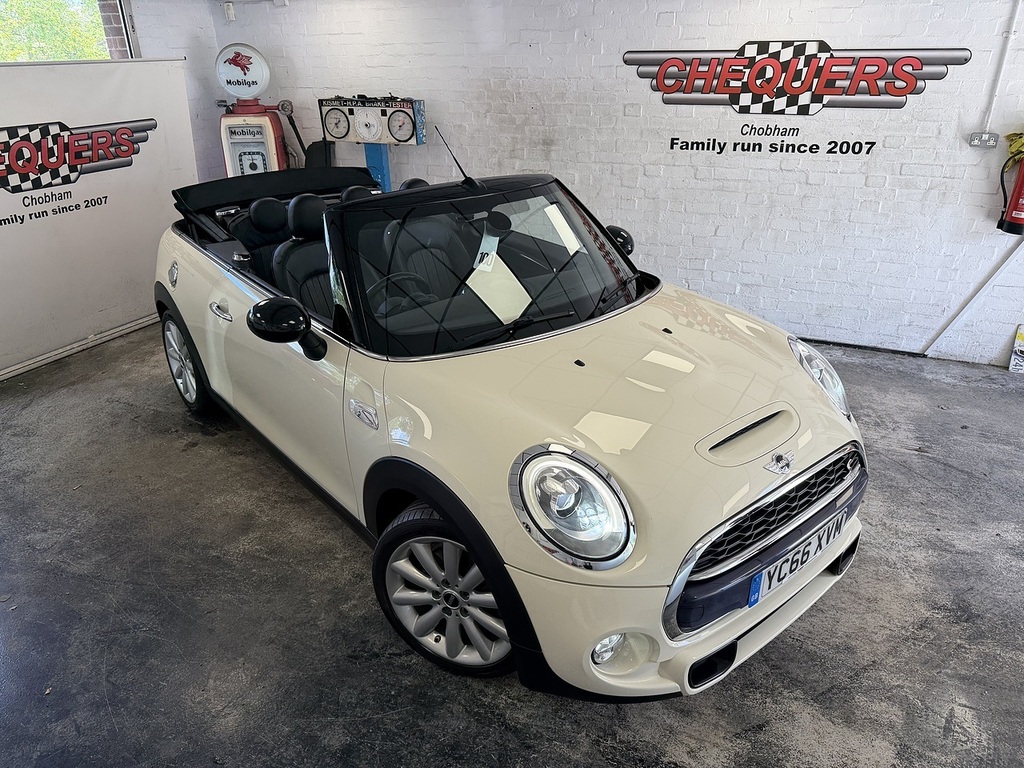 Mini Convertible Cooper S White #3