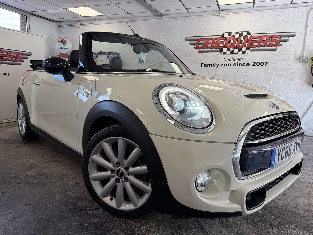 Mini Convertible Cooper S White