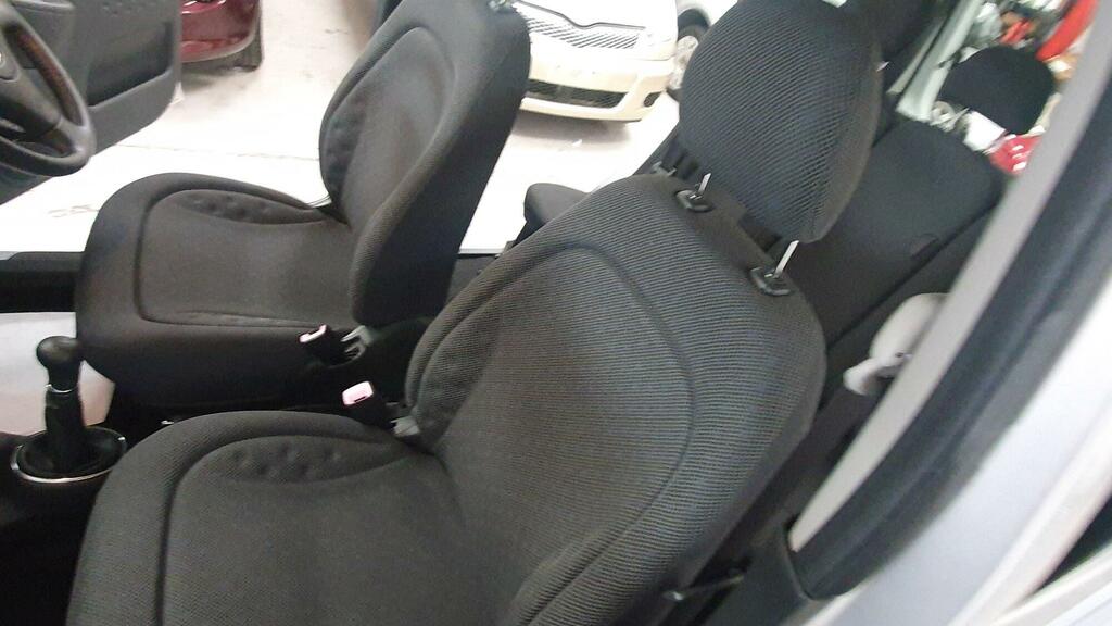 Toyota Verso Hatchback Silver #36