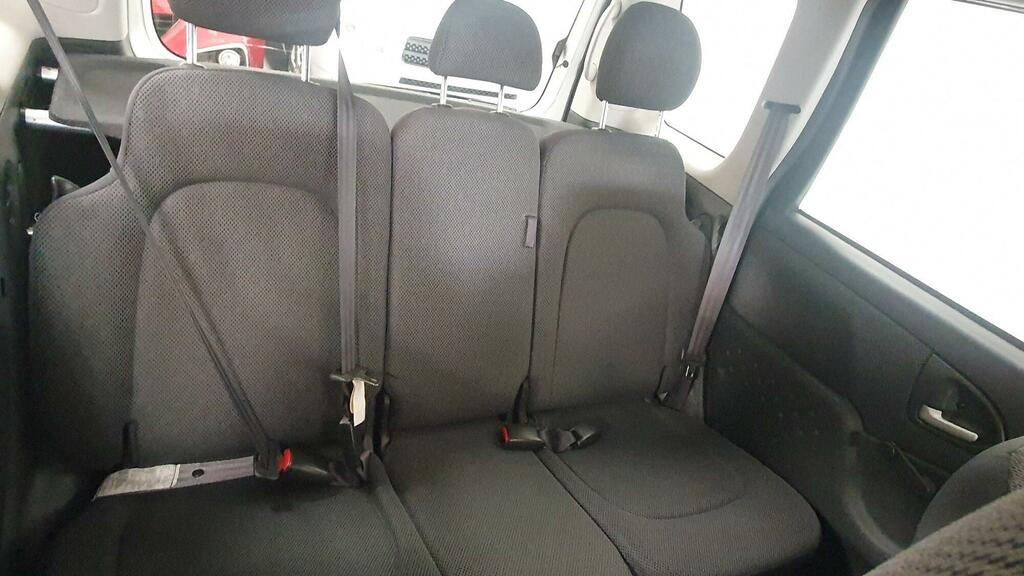 Toyota Verso Hatchback Silver #19