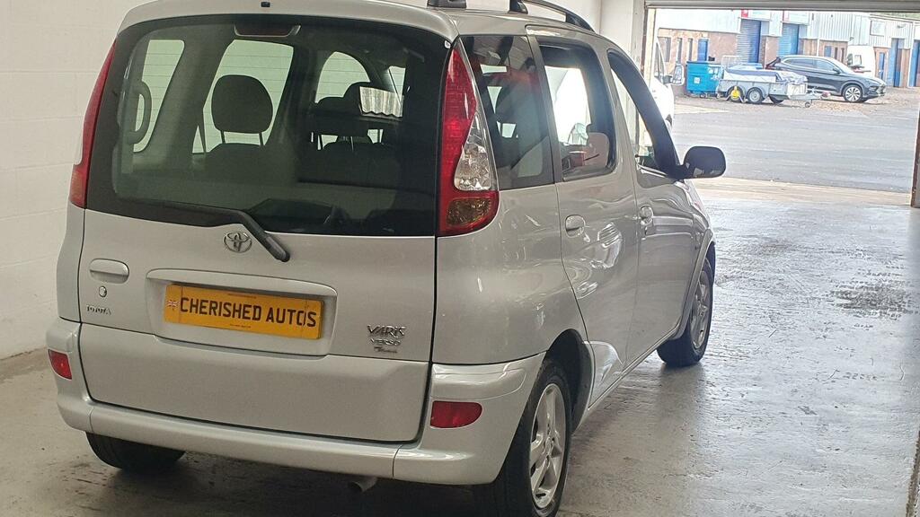 Toyota Verso Hatchback Silver #10