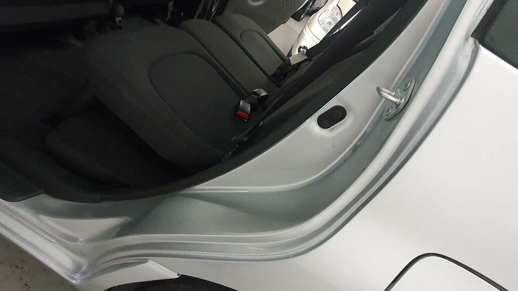 Toyota Verso Hatchback Silver #16