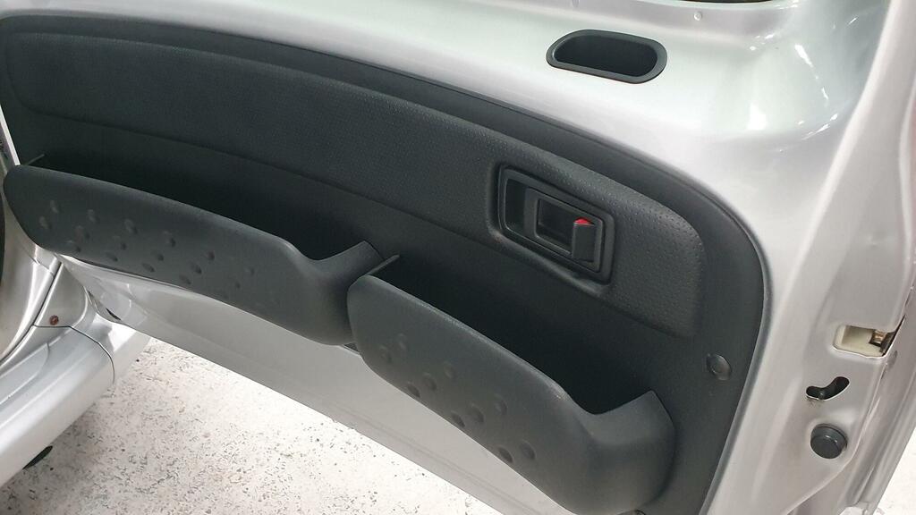 Toyota Verso Hatchback Silver #27