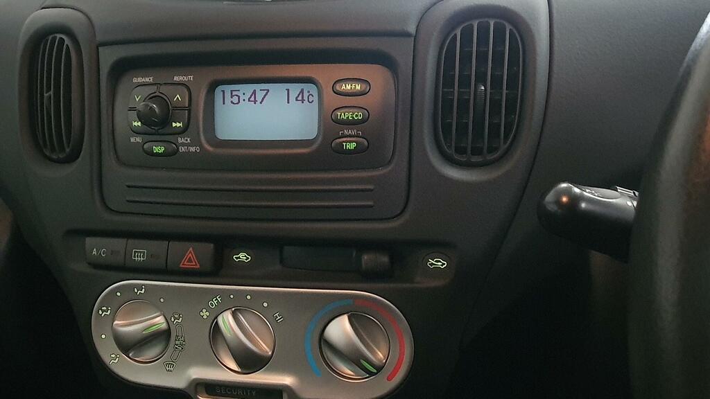 Toyota Verso Hatchback Silver #30