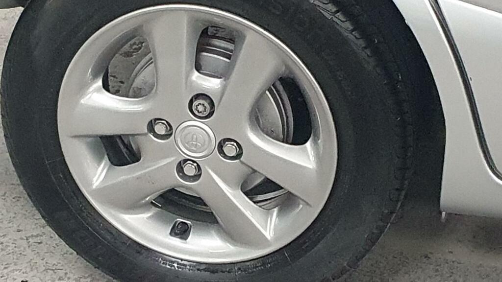 Toyota Verso Hatchback Silver #29