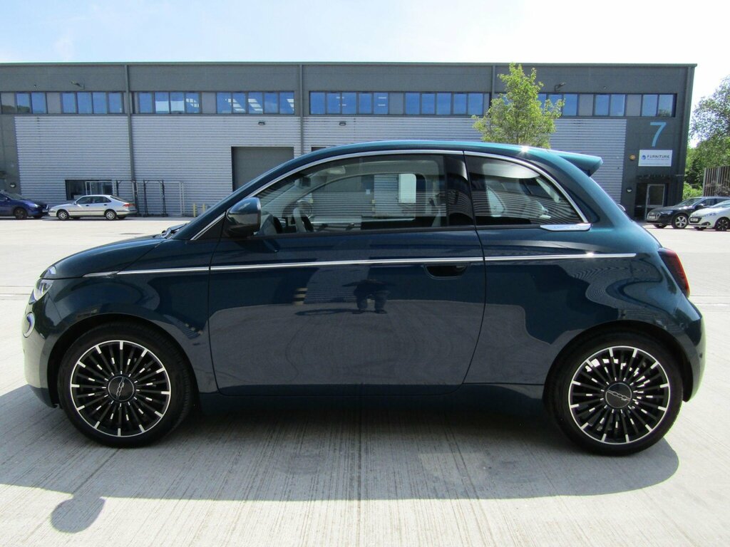 Fiat 500E 42 Kwh La Prima Lhd NX71BPO Green #4