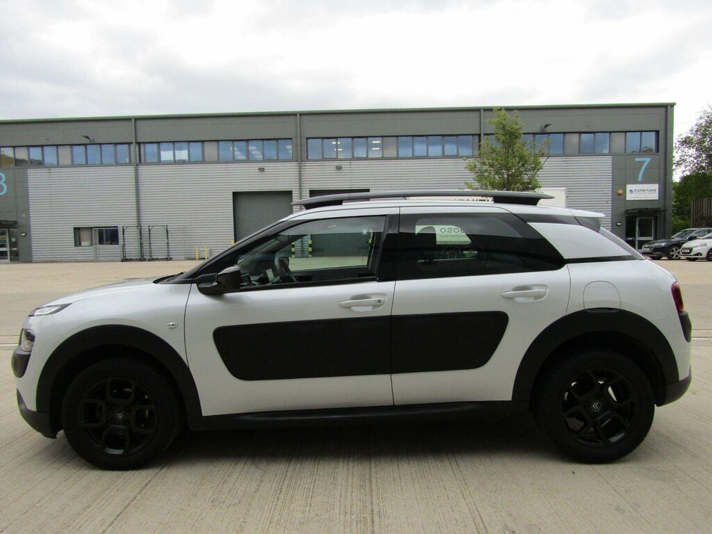 Citroen C4 Cactus 1.2Puretech 82Feel Lhd White #2