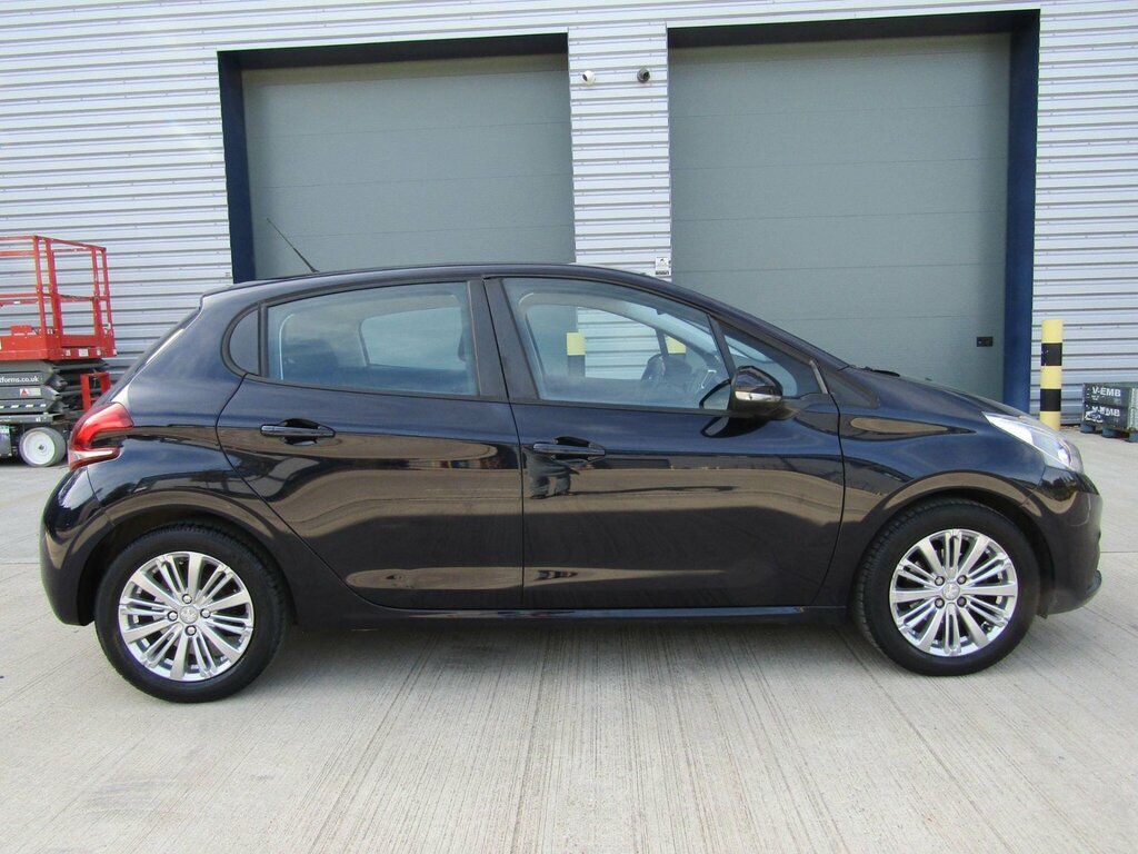 Peugeot 208 1.2 Pure Tech Allure Lhd  Blue #2