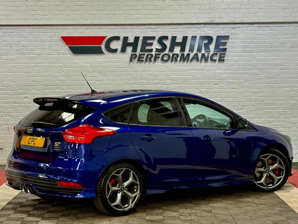 Ford Focus Hatchback 2.0 T Ecoboost St-3 - Sony Soundbla DN15RNV Blue #4