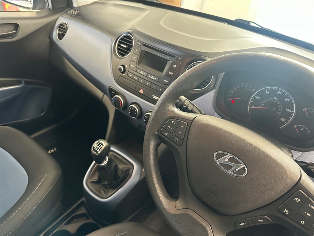 Hyundai I10 1.0 L Se Blue Drive DF16KWK #5