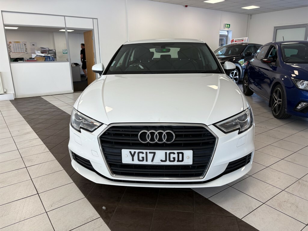 Audi A3 1.0 L Tfsi Se YG17JGD #2