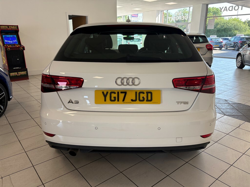 Audi A3 1.0 L Tfsi Se YG17JGD #4