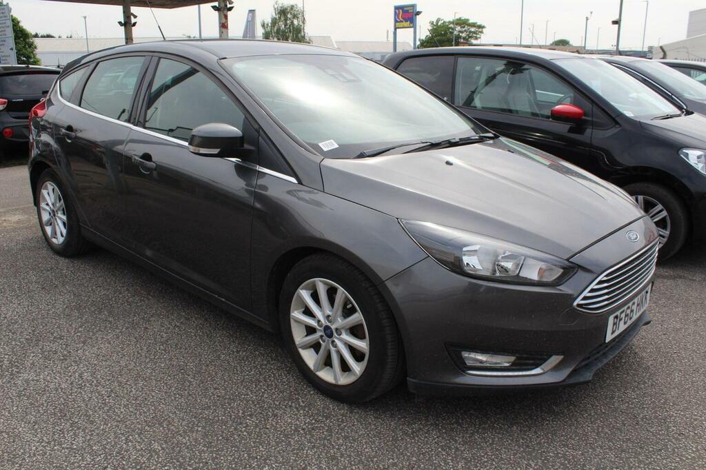 Ford Focus Hatchback 1.0T Ecoboost Titanium Euro 6 Ss Grey