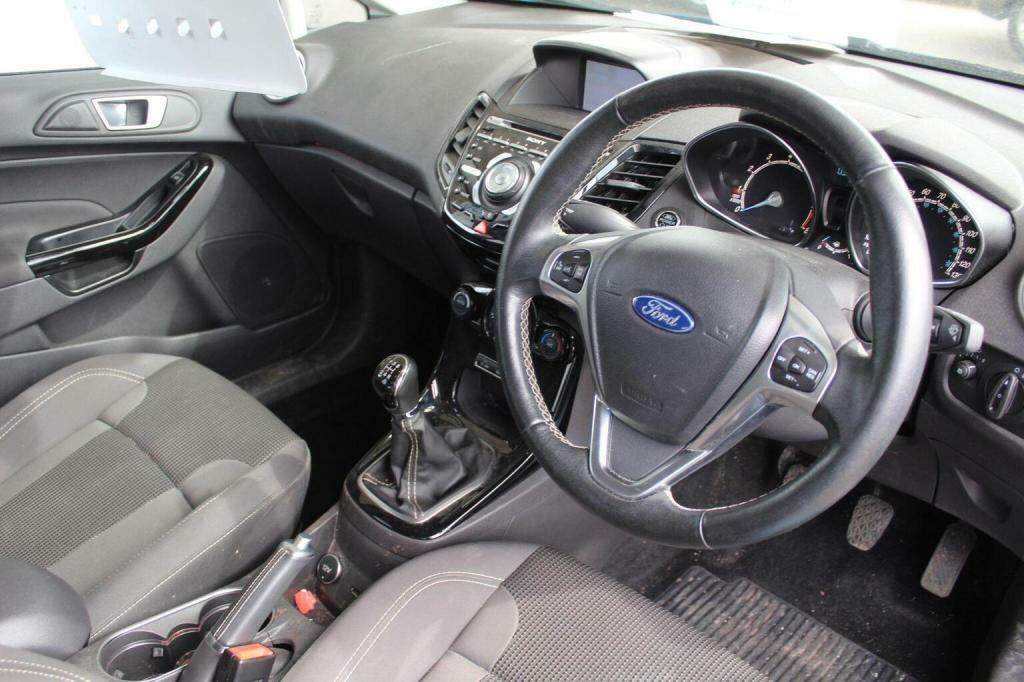 Ford Fiesta Hatchback 1.0T Ecoboost Titanium Euro 6 Ss FY66HPZ Blue #4