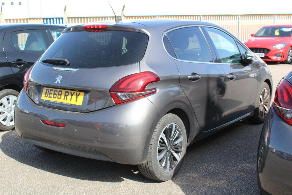 Peugeot 208 Hatchback 1.2 Puretech Tech Edition Euro 6 Ss 5 DE68RYY Grey #6