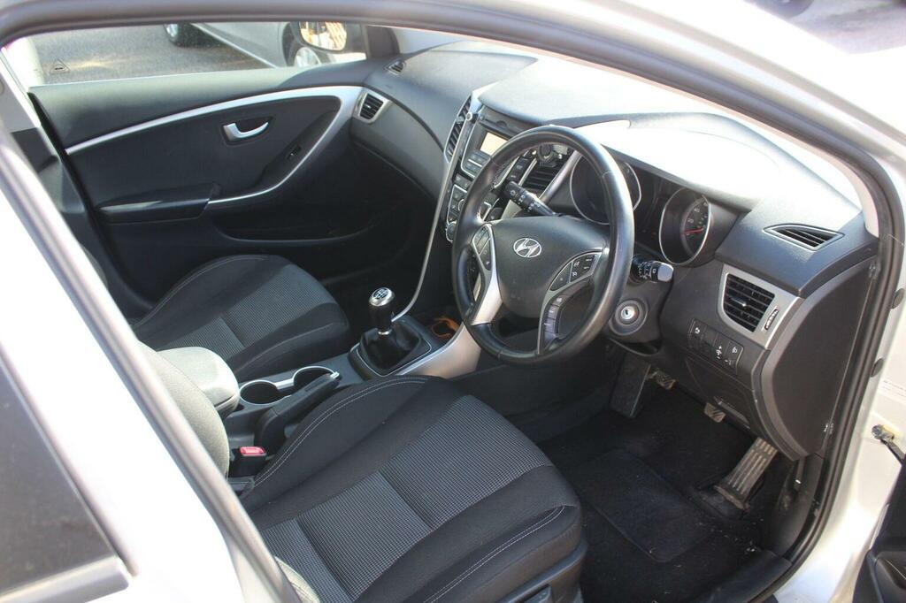 Hyundai I30 Hatchback 1.4 Active Euro 5 201464 Silver #2