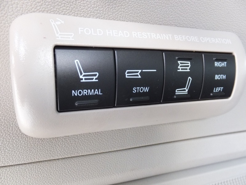 Chrysler Grand Voyager Limited Crd Silver #22