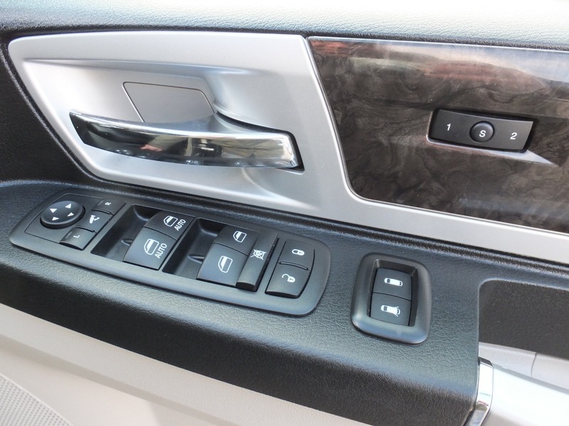 Chrysler Grand Voyager Limited Crd Silver #30