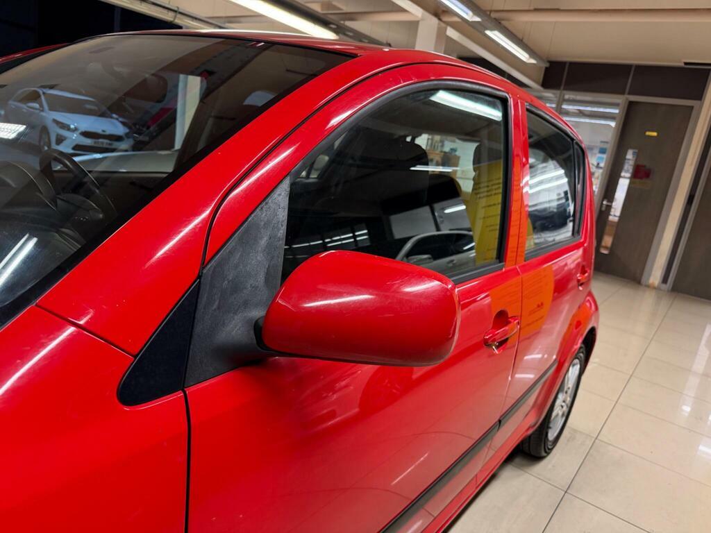 Daihatsu Sirion Hatchback Red #15