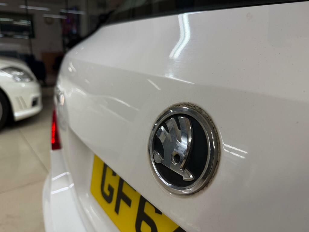Skoda Fabia 1.6 Tdi Se Euro 5 White #6