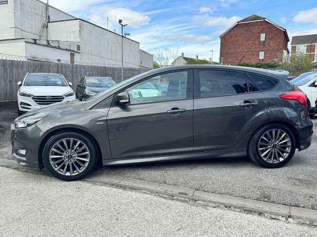 Ford Focus 2018 1.5 Tdci St-line Hatchback VE67HCK Grey #3