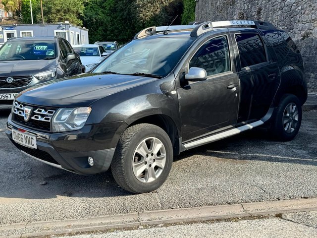 Dacia Duster 2017 1.5 Dci Laureate Suv 4Wd Eu DH66NWC Black #3