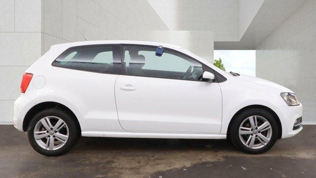 Volkswagen Polo 2017 1.2 Tsi Bluemotion Tech Match Edition Hatchba YC17VAM White #4