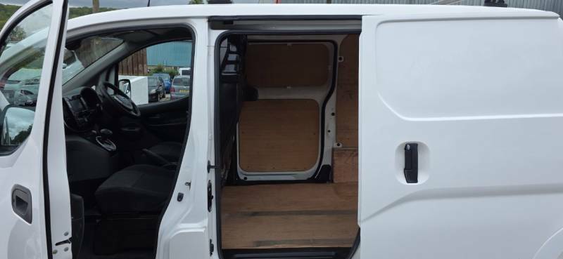 Nissan e-NV200 Combi White #12
