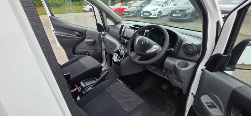 Nissan e-NV200 Combi White #15