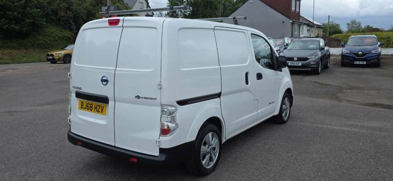 Nissan e-NV200 Combi White #5