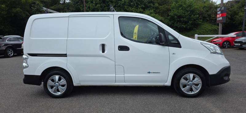 Nissan e-NV200 Combi White #6