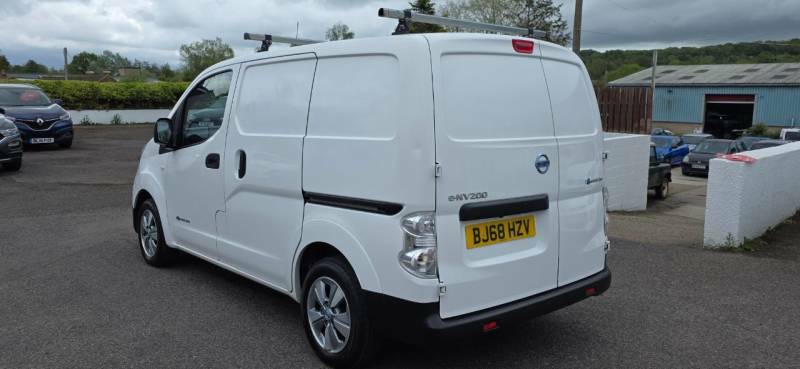 Nissan e-NV200 Combi White #4