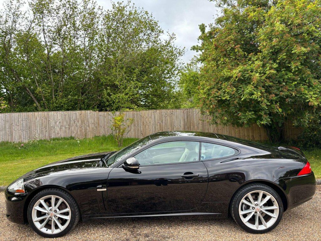 Jaguar XK V8 Former Keepers-low White #8
