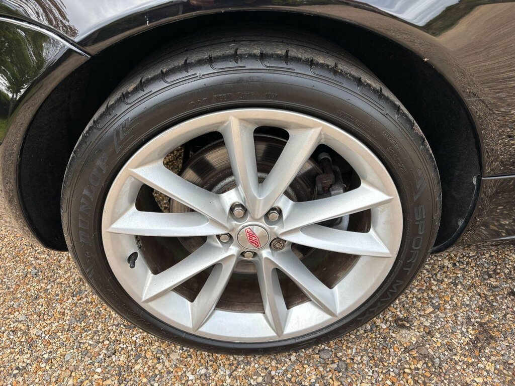 Jaguar XK V8 Former Keepers-low White #20